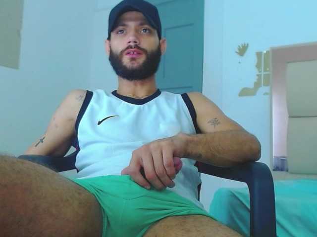 Live sex webcam photo for tigerbigcock21 #275488769