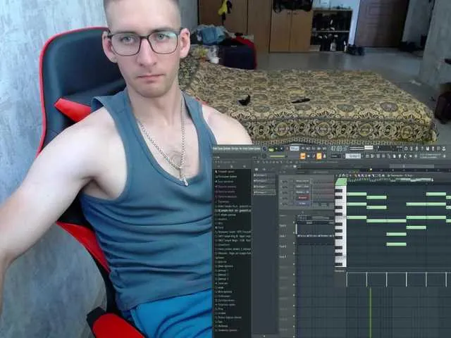 Live sex webcam photo for time-guards #275733653