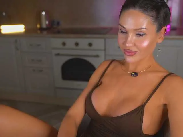 Live sex webcam photo for tina-coka111 #294322983