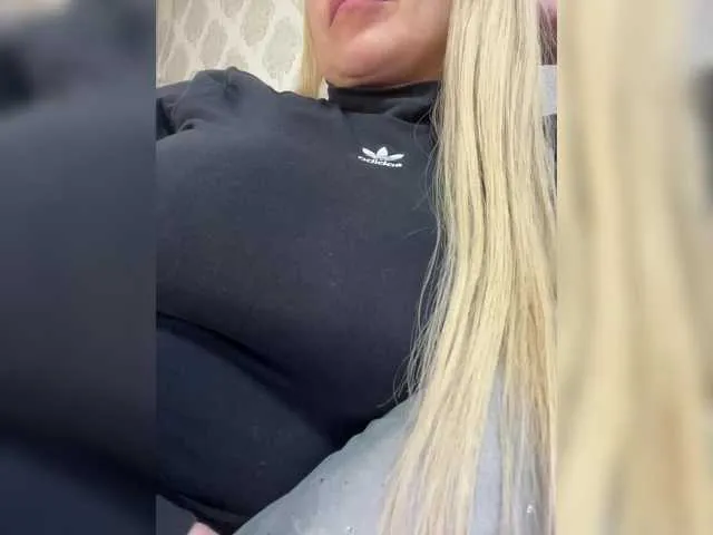 Live sex webcam photo for tinahot #290446887