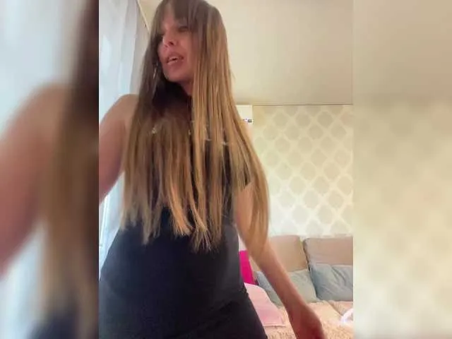 Live sex webcam photo for tinahot #291158907