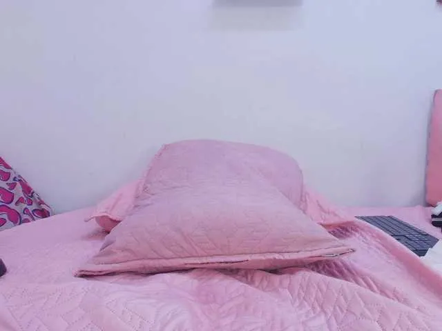 Live sex webcam photo for tinkerbell- #291748304