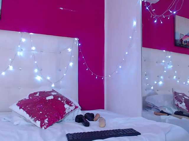 Live sex webcam photo for tiny-whore #276293938