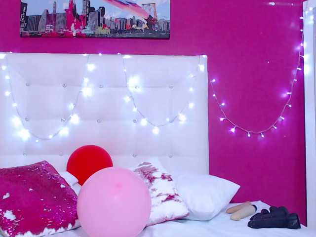 Live sex webcam photo for tiny-whore #276313081