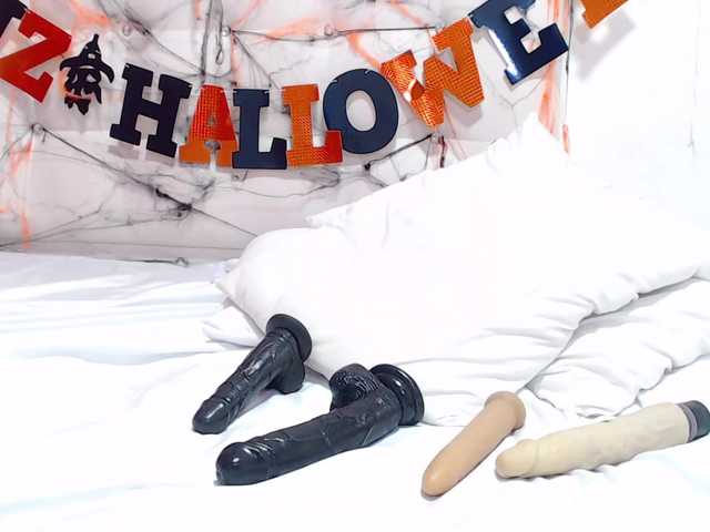 Live sex webcam photo for tiny-whore #276483788