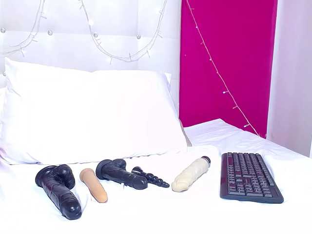 Live sex webcam photo for tiny-whore #277018420