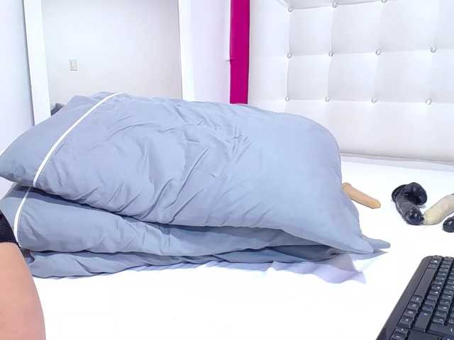 Live sex webcam photo for tiny-whore #277126361