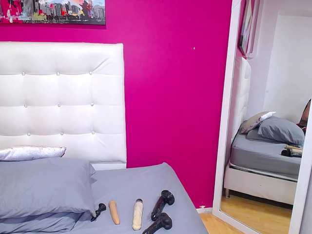 Live sex webcam photo for tiny-whore #277159958