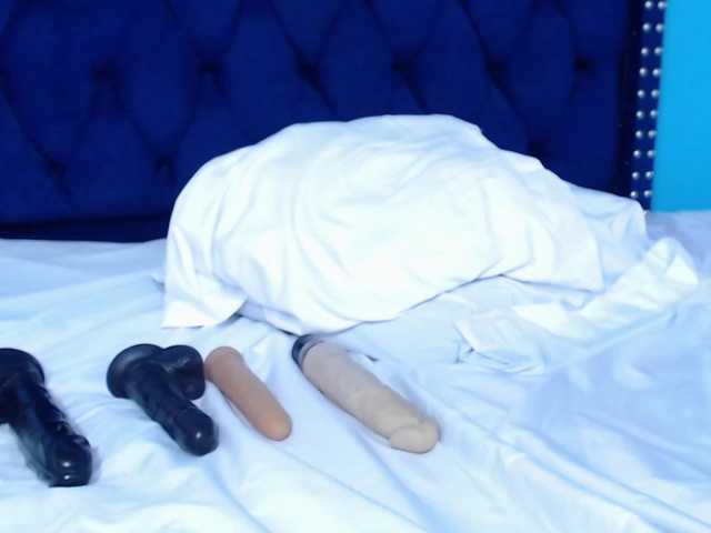 Live sex webcam photo for tiny-whore #277334575