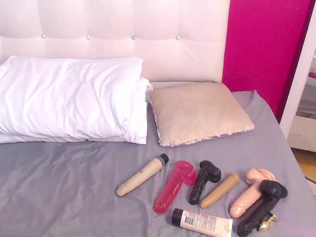 Live sex webcam photo for tiny-whore #291975290