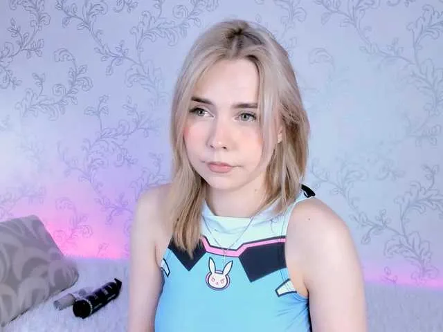 Live sex webcam photo for tinyrony #291059290