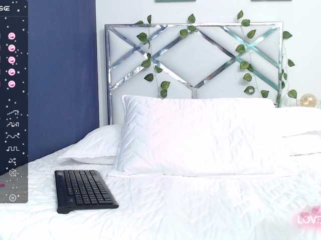 Live sex webcam photo for tinyskinnyteen #277210676