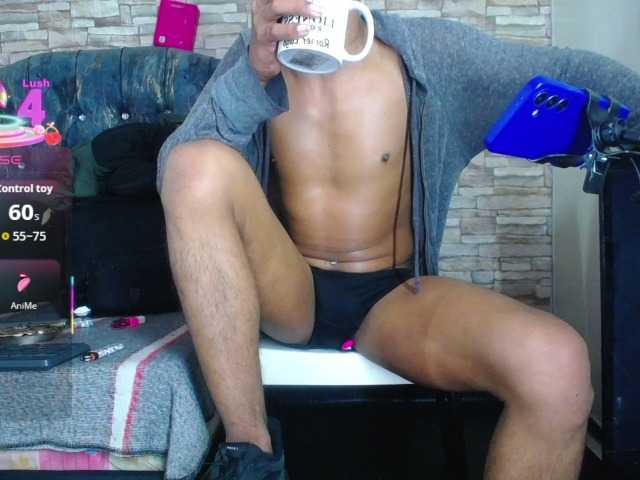 Live sex webcam photo for titoelbambino19 #292211540