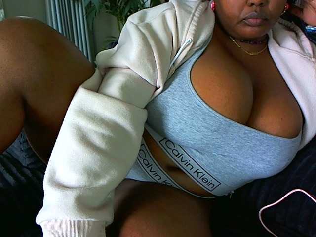 Live sex webcam photo for tittycity #290972016