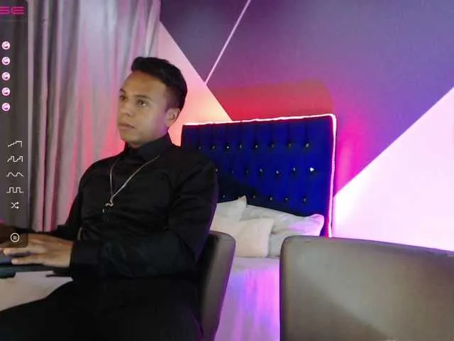 Live sex webcam photo for tom-cloe #272821573