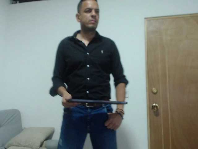 Live sex webcam photo for tomasvelez #276344723