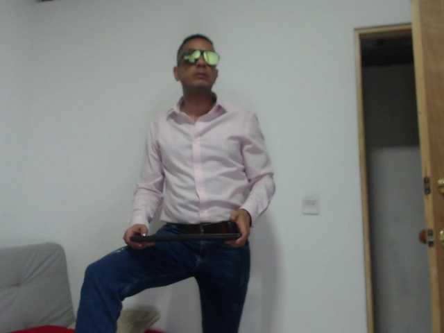 Live sex webcam photo for tomasvelez #276406722