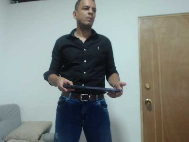 Live sex webcam photo for tomasvelez #276443077