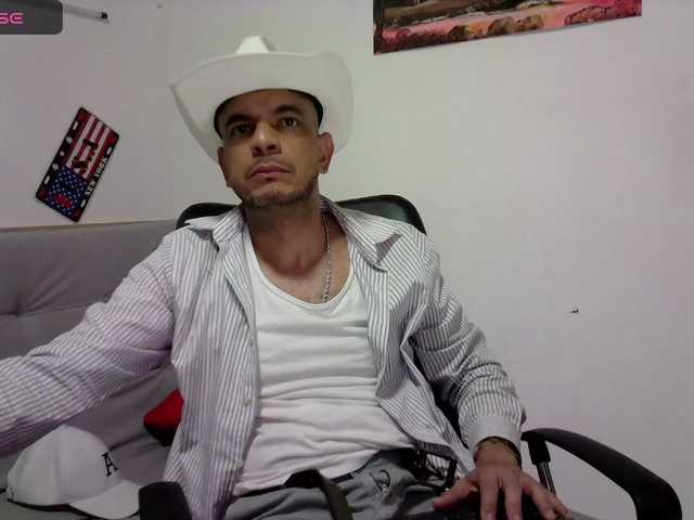 Live sex webcam photo for tomasvelez #277403539