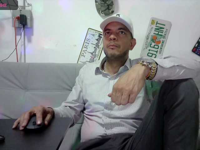 Live sex webcam photo for tomasvelez #277410775