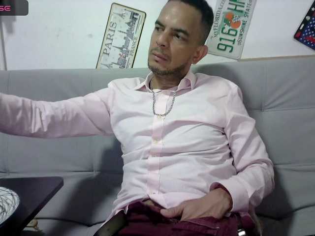 Live sex webcam photo for tomasvelez #277418099