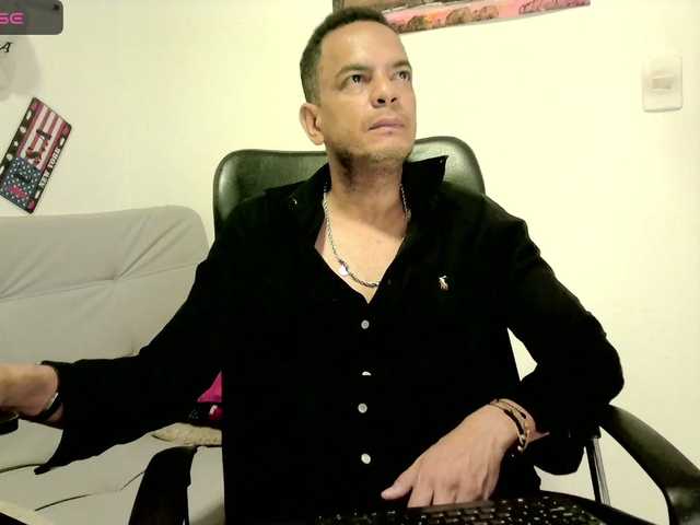 Live sex webcam photo for tomasvelez #277535875