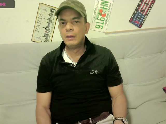 Live sex webcam photo for tomasvelez #277544728