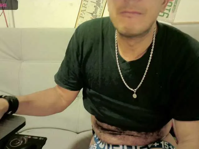 Live sex webcam photo for tomasvelez #277572429