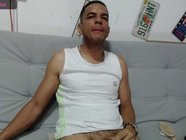 Live sex webcam photo for tomasvelez #277613179