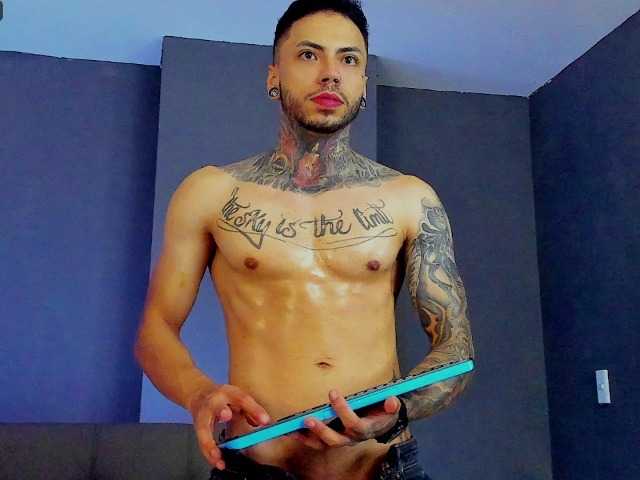 Live sex webcam photo for tomaswalker #275681060