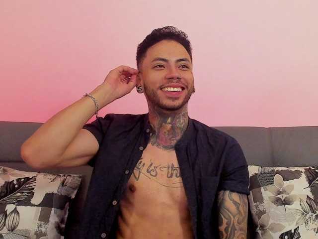 Live sex webcam photo for tomaswalker #275902383