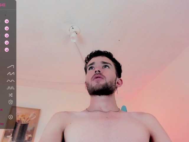 Live sex webcam photo for tommy-carlss #276813097