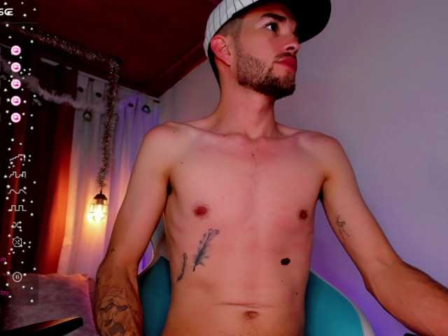 Live sex webcam photo for tommy-carlss #276910120