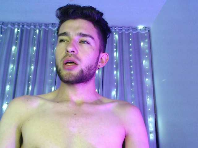 Live sex webcam photo for tommycarls #275603221