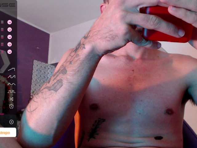 Live sex webcam photo for tommycarls #275696534