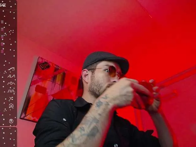 Live sex webcam photo for tommycarls #276437570