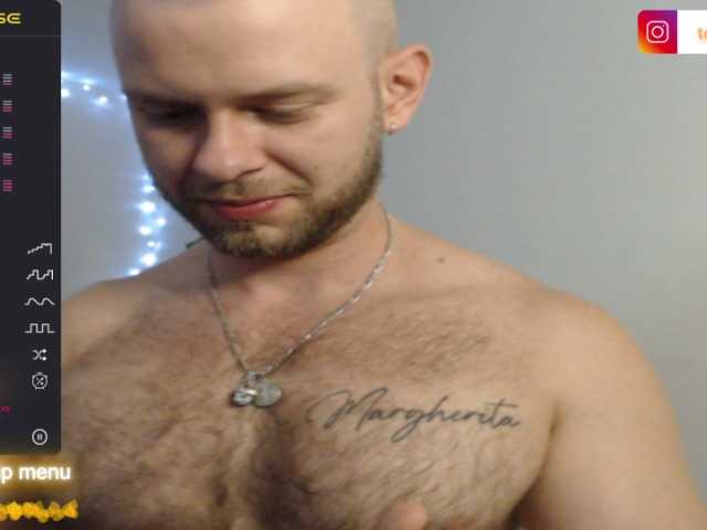 Live sex webcam photo for tony-white-7 #276780452