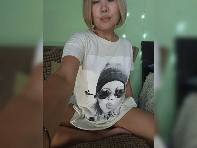 Live sex webcam photo for topshoww #275913478