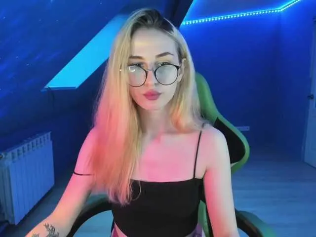 Live sex webcam photo for tora420 #274058089