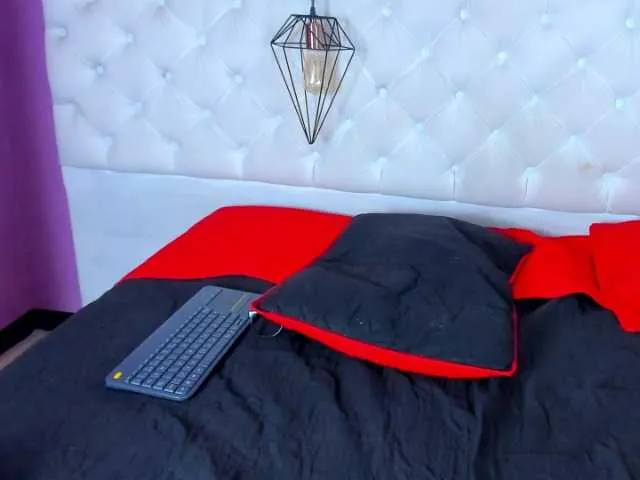 Live sex webcam photo for torii-hot #278203682