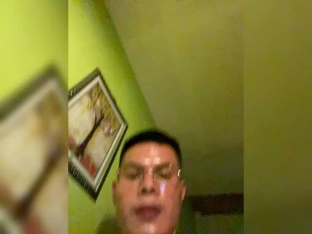 Live sex webcam photo for toyboyian05 #275740826