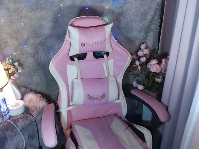 Live sex webcam photo for transkimmy95 #276715130