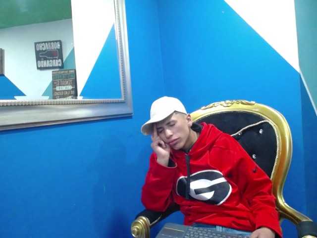 Live sex webcam photo for treebol-777 #277166580