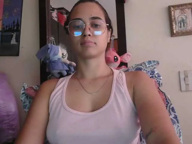 Live sex webcam photo for trianabell #293372446