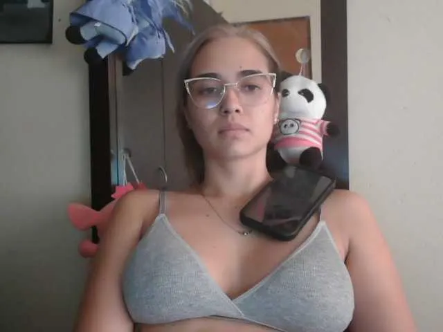 Live sex webcam photo for trianabell #294065142