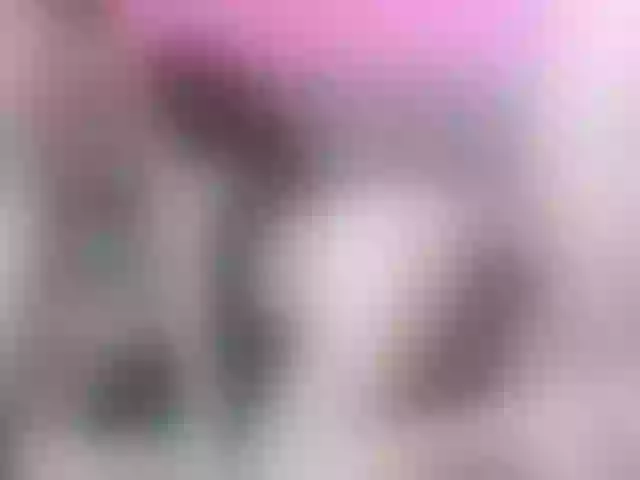 Live sex webcam photo for tricolmini2 #275821244