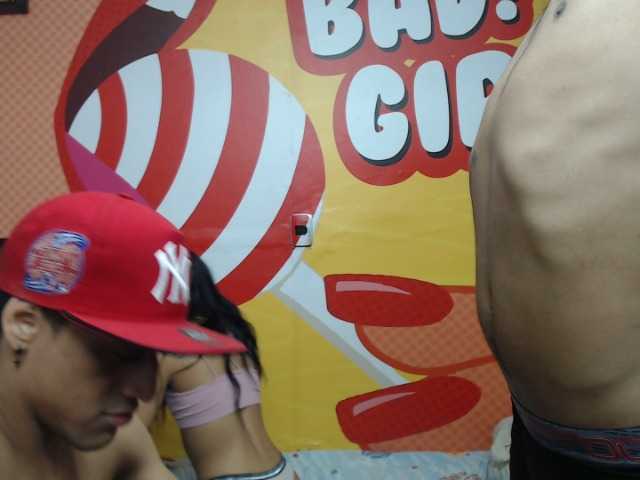 Live sex webcam photo for trioperfecttt #272473947