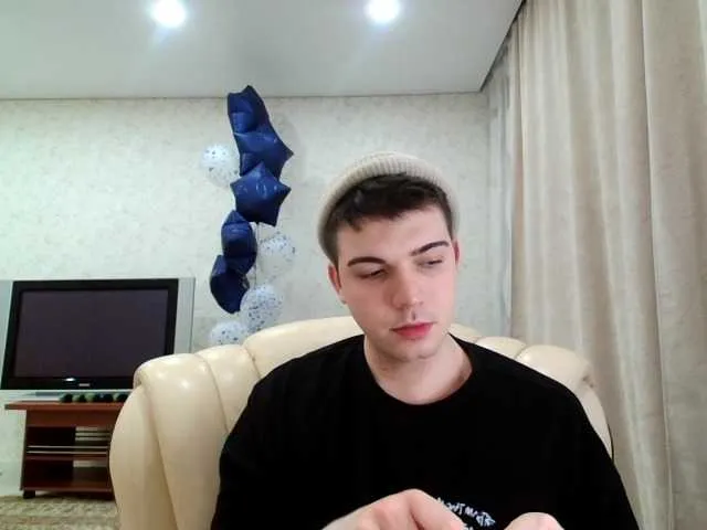 Live sex webcam photo for tripc #292330477