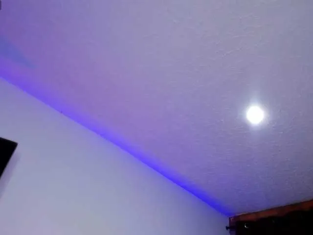 Live sex webcam photo for trixie-bigsexy #290416043