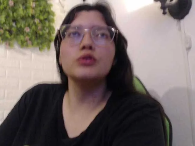 Live sex webcam photo for trixxxye #291052808